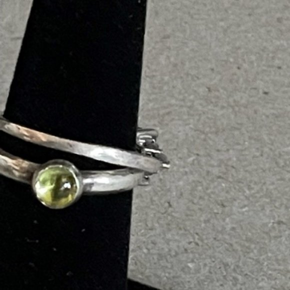 Dainty Peridot Stackable Ring Sterling Precious Stone Ring Size 5.75 - Picture 9 of 10